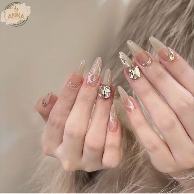 làm nail chuyên nghiệp